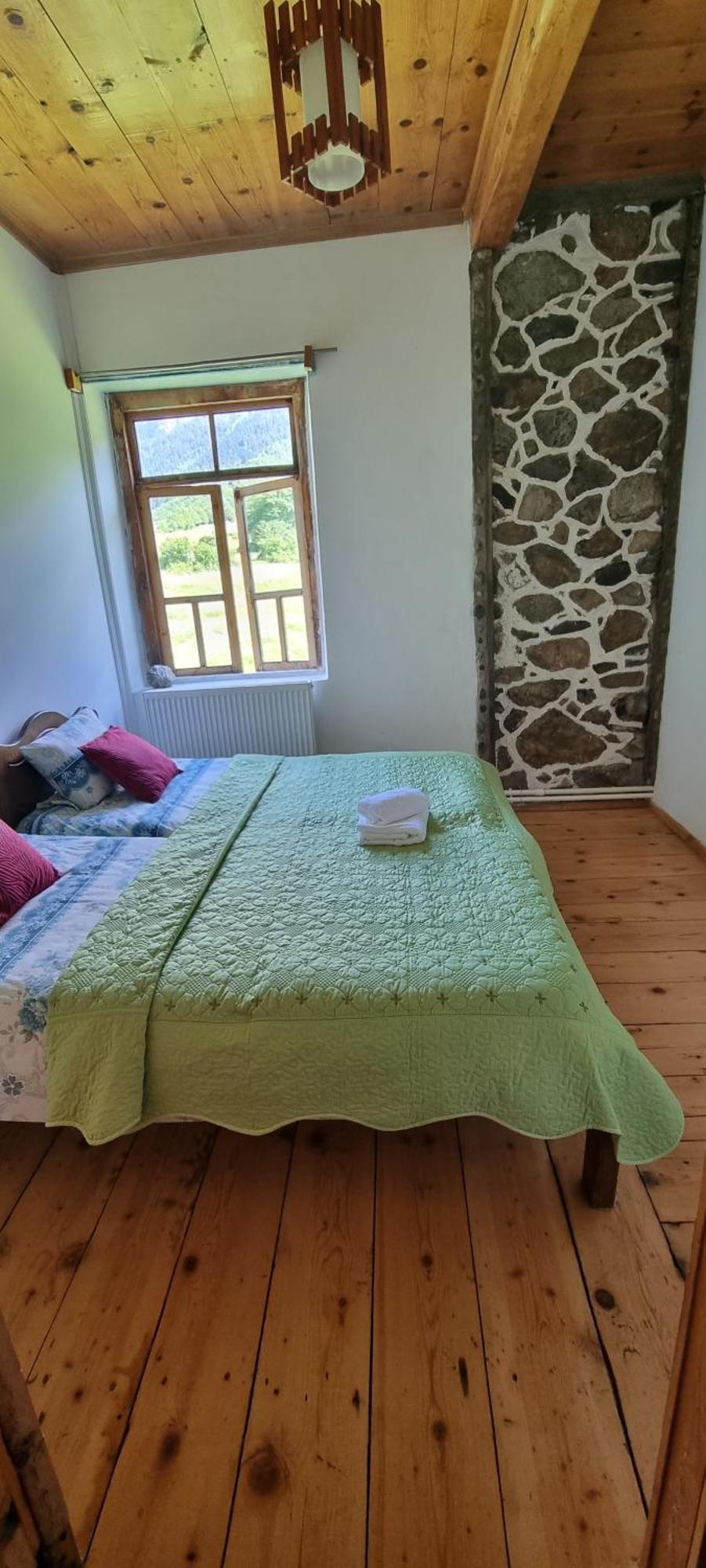 Peak Mazeri Guest House Bilik gambar