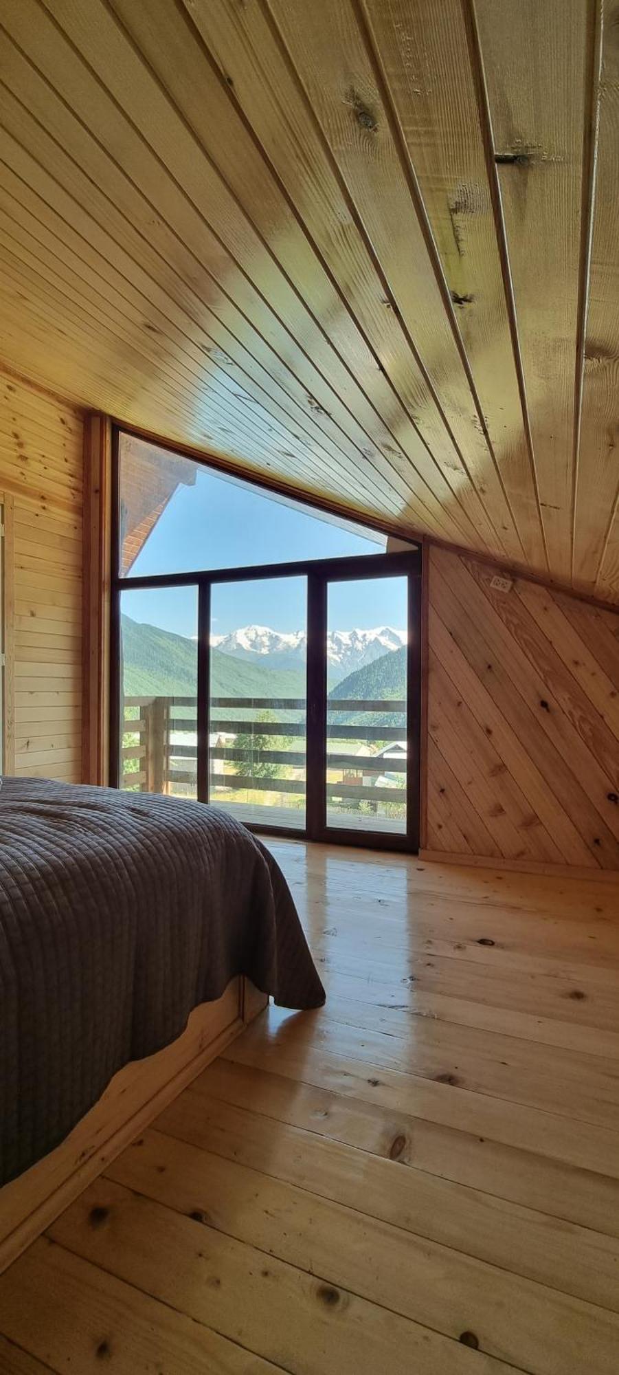 Peak Mazeri Guest House Bilik gambar